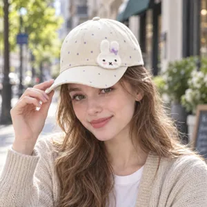 Süße Hase bestickte Baseball Cap, lässige Pünktchen gebogene Krempe Kappe für Alltag.