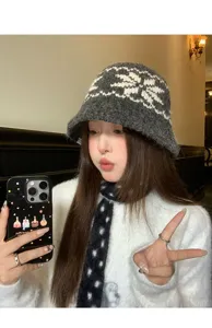 Women's Fair Isle knit bucket hat winter vintage ethnic warm woolen basin hat white