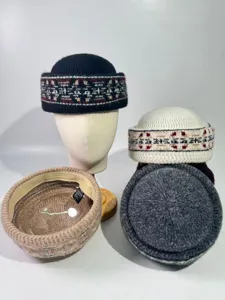 Bonnet docker en tricot Fair Isle, chapeau miki chaud et élégant pour l'hiver des femmes.