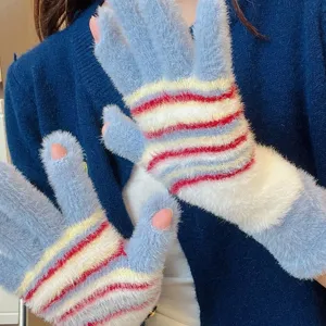 Gants tricotés pelucheux rayés sans doigts chauds d'hiver pour femmes en plein air.