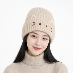 Berretto in maglia ricamato con gatto carino per donna cappello pullover invernale caldo beige vista
