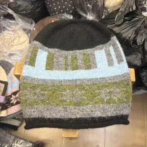 Knitted jacquard beanie winter warm hat for men and women cozy soft casual headwear