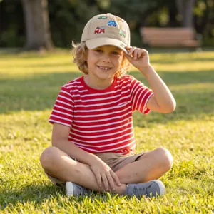 Cappellino da baseball ricamato auto per bambino piccolo cappello sole vista dettaglio.