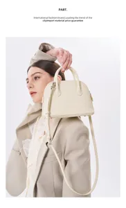 Sac dome en cuir motif croco, sac a main elegante en cuir veritable pour femme chic.