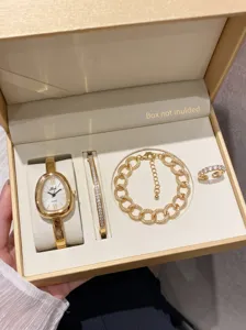 Detailansicht des luxuriösen Damen-Uhren- und Schmucksets mit eleganter Quarz-Armbanduhr.