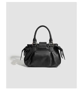 Schwarze geraffte Damentasche aus Leder, elegantes Nischendesign Umhängetasche chic.