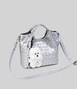 Chicke silberne geflochtene Handtasche mit flauschigem Hundepuschel, modische Umhängetasche.