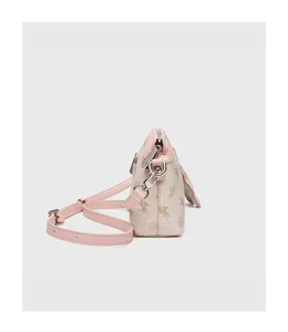 Zijdetail van de stijlvolle pegasus print schoudertas met roze band en leuke hanger.