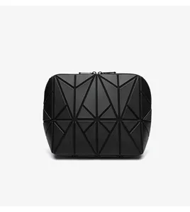 Borsa cosmetica geometrica nera, elegante pocsetta da viaggio a rombi con chiusura a zip.