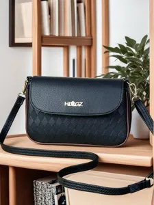 Zwarte tas met ruitpatroon kruis schoudertas voor vrouwen, stijlvolle kleine vierkante tas.