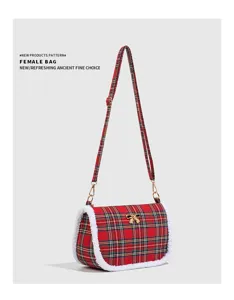 Sac à bandoulière écossais rouge pour femme, élégant sac à main avec bordure en peluche.