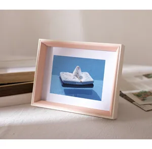 Modern resin photo frame desk display simple picture frame for home decor and tabletop use