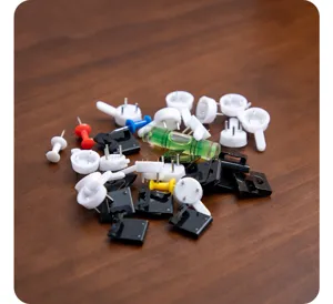 Juego de accesorios para colgar cuadros con clavos invisibles sin rastro y mini nivel.