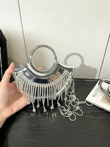 Sac de Soirée Métallique Argenté avec Franges en Strass Pochette Luxe Femme Élégante