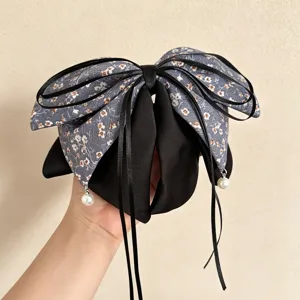 Vintage Blumen Schleife Haarklammer für Damen, elegante große Haarspange und Zopfehalter.
