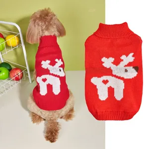 Maglione lavorato a maglia per cani rosso invernale caldo con grazioso motivo a renna e collo alto.
