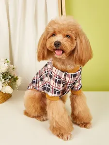 Sweat-shirt à carreaux classique pour chien avec doublure en polaire chaude pour l'hiver.