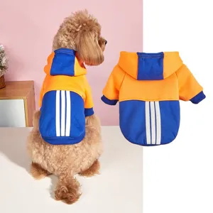 Niedlicher farbblockierender Hundekapuzenpulli mit Streifen warme Fleece-Haustierbekleidung