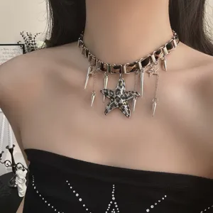 Collier ras de cou étoile de mer léopard style punk avec strass et breloques clous.