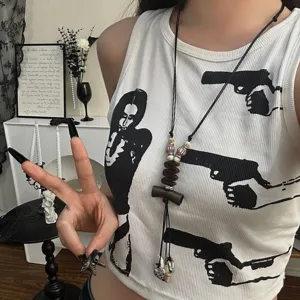 Nouvelle chaîne de pull rétro ethnique en perles de bois avec pendentif étoile cœur, détail.