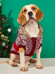 Thickened fleece knitted dog sweater with classic reindeer pattern for winter warmth pet apparel