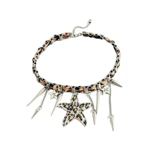 Collier ras de cou punk avec etoile de mer imprime leopard et chaines en metal pour femmes