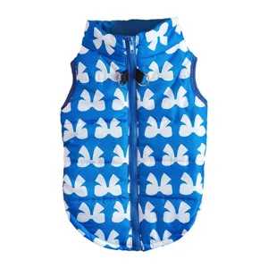 Gilet d'hiver chaud pour chien avec joli imprimé nœud papillon blanc et fermeture éclair.