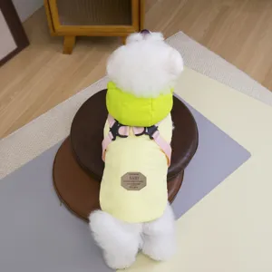 Warm winter hondenjasje met capuchon en ingebouwd tuigje, schattige dikke jas voor puppy's.