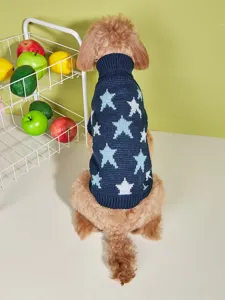 Maglione lavorato a maglia per cani con motivo a stelle, caldo abbigliamento invernale per animali.