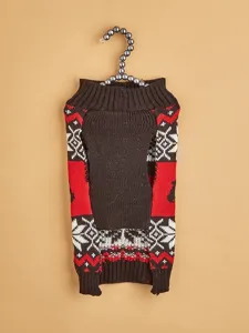Detailed view of the festive pet knit sweater, featuring classic Christmas patterns and warm design.