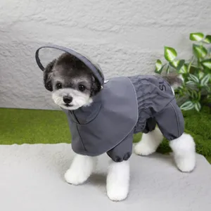 Imperméable gris pour animal avec capuche transparente et bandes réfléchissantes chien.