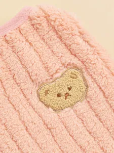 Gezellig roze fleece huisdierenvest met schattig berenborduurwerkdetail voor winterkleding