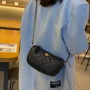 Black caviar quilted chain shoulder bag, stylish crossbody bag for women, elegant daily handbag.