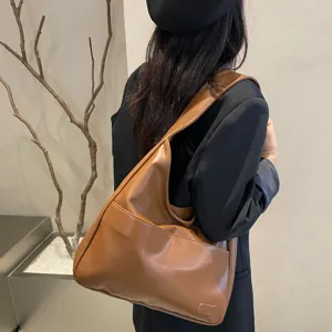 Retro braune weiche Ledertasche, grosse Umhaengetasche fuer Damen Alltag und Arbeit.