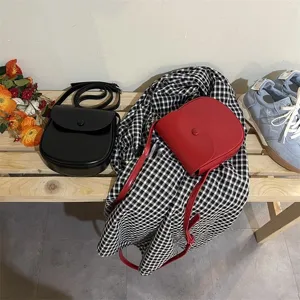 Damen einfache Mode Satteltasche PU Leder lässige Schulter Umhängetasche für den Alltag.