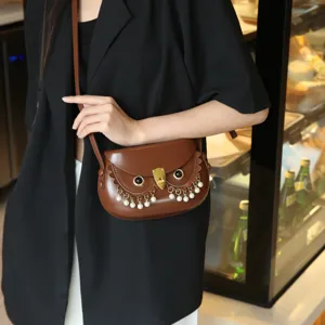 Einzigartige Eulen Design braune Leder Satteltasche mit Perlen Fransen Umhängetasche.