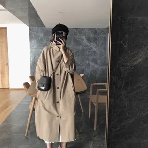 Stilvolle minimalistische Umhängetasche im retro koreanischen Stil für den Alltag.