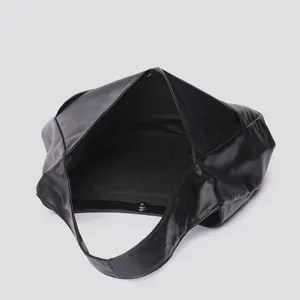Black solid color hobo shoulder bag casual large capacity tote bag for women daily commute.