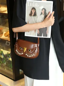 Retro Eulen Satteltasche für Damen, stilvolle Leder Umhängetasche mit Perlenfransen und Metall.