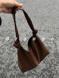 Brown leather shoulder knot bag, casual slouchy hobo tote purse for daily commuting use.