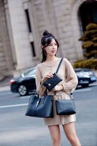 European fashion crocodile pattern leather handbag three piece set women shoulder bag