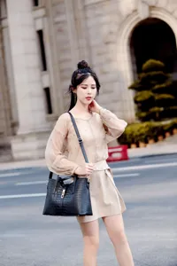 Black crocodile pattern women shoulder handbag with metal lock detail for daily fashion style.