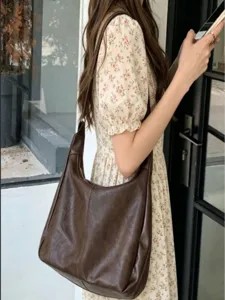 Vintage brown slouchy shoulder bag for women, large capacity casual hobo tote handbag.