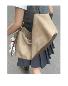 Korean style casual large capacity suede shoulder bag minimalist underarm pillow bag detail