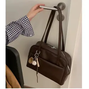 Vintage brown shoulder bag for women, stylish large capacity tote purse for daily casual use.