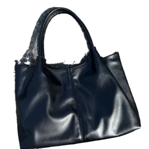Solid color black large capacity tote bag minimalist women shoulder handbag casual daily use
