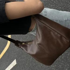 Women brown leather shoulder bag retro casual tote stylish commuter crossbody bag.