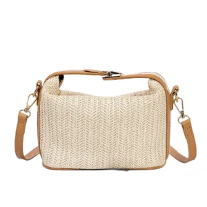 Gevlochten stro schoudertas voor dames, casual zomertas met PU lederen afwerking.