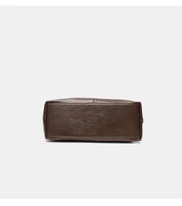 Retro gran capacidad bolso hombro mujer bajo los brazos bolso tote detalle fondo.
