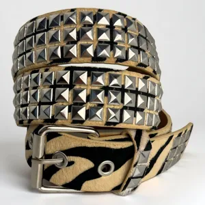 Stile Punk Borchie a Piramide Motivo Animale Cintura in Pelle Unisex Regolabile Fibbia in Metallo Cintura di Moda